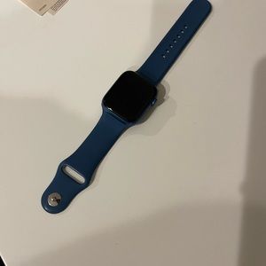 Apple Watch Series 7 // 45 Mm